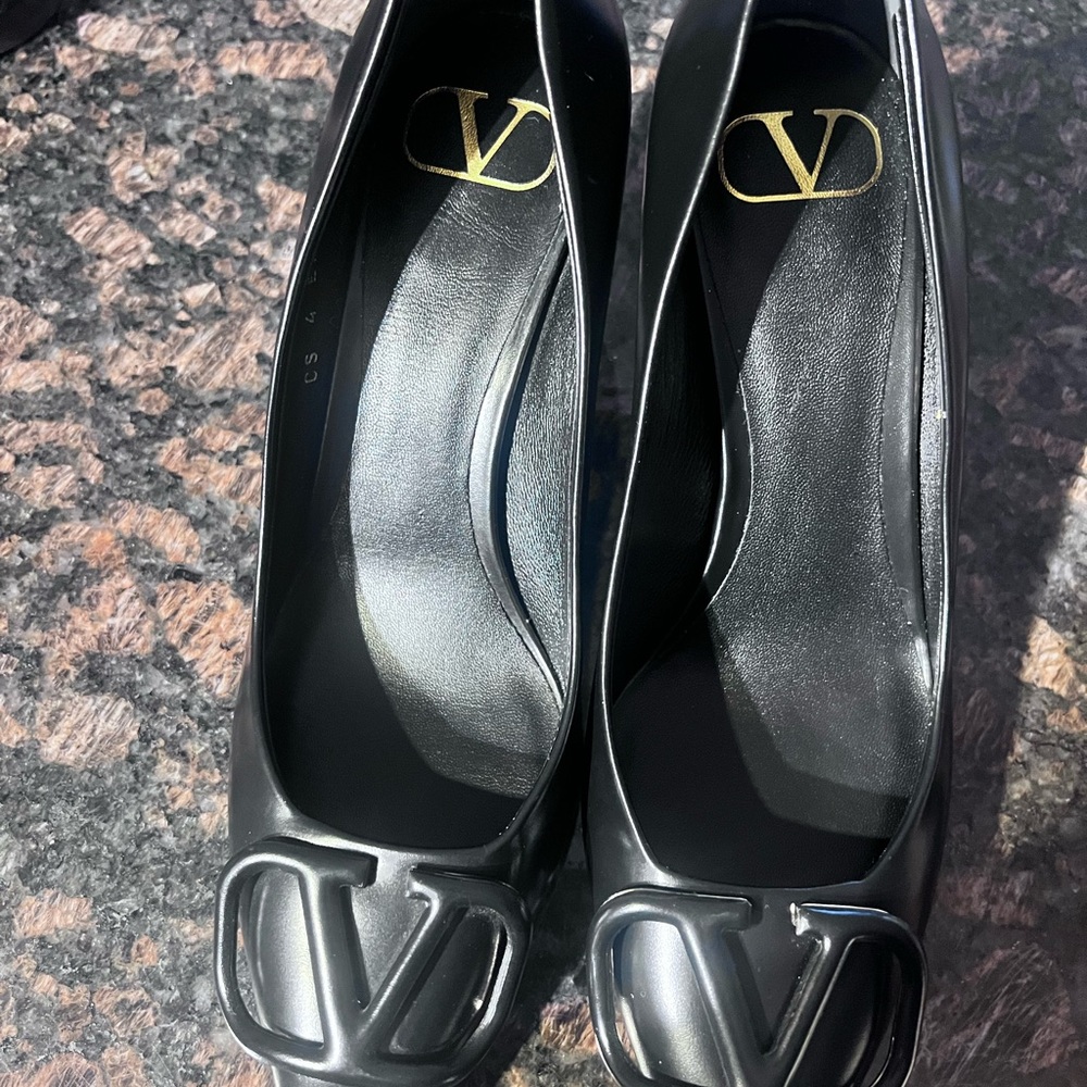 Valentino Women's Black Pumps